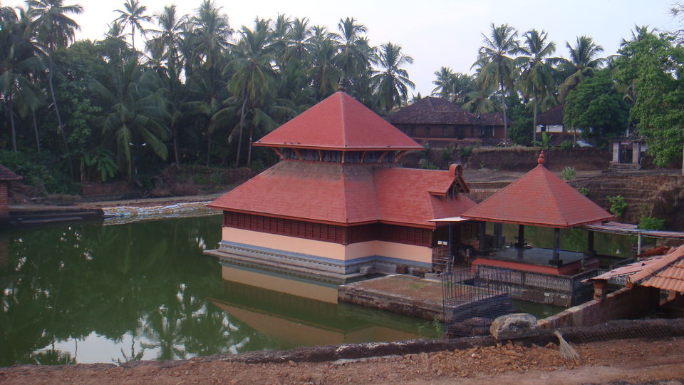 Photo of Ananthapura Lake Temple, Kasaragod, Kerala, India by Aakanksha Magan