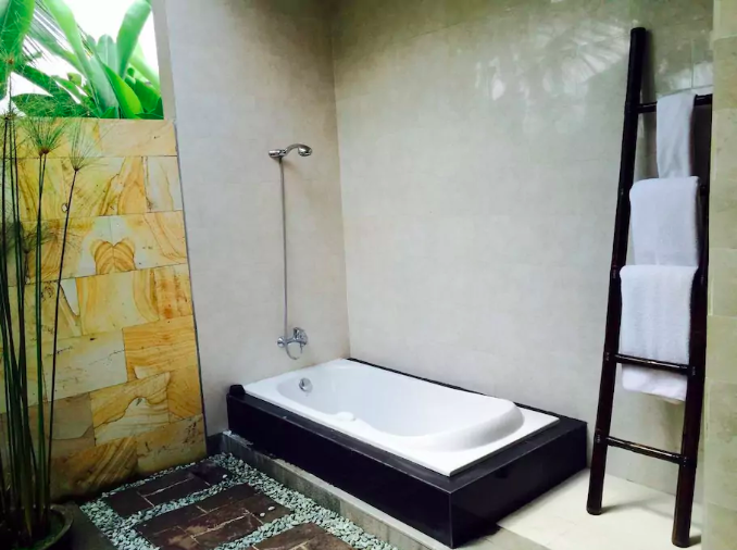 Photo of 6 Reasons Why My Partner And I Ditched A Resort And Stayed At An Airbnb In Bali by Aakanksha Magan
