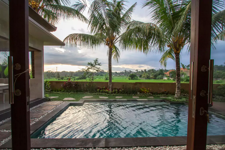 Photo of 6 Reasons Why My Partner And I Ditched A Resort And Stayed At An Airbnb In Bali by Aakanksha Magan
