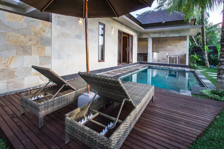 Photo of 6 Reasons Why My Partner And I Ditched A Resort And Stayed At An Airbnb In Bali by Aakanksha Magan