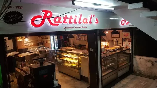 Photo of Rattilal's, Maqbool Ganj, Ghasyari Mandi, Naka Hindola, Lucknow, Uttar Pradesh, India by @diti $rivastava