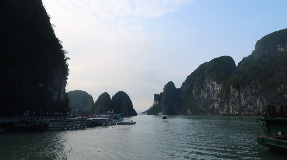 Photo of Hạ Long Bay, Thành phố Hạ Long, Quảng Ninh, Vietnam by Sneha Thakare