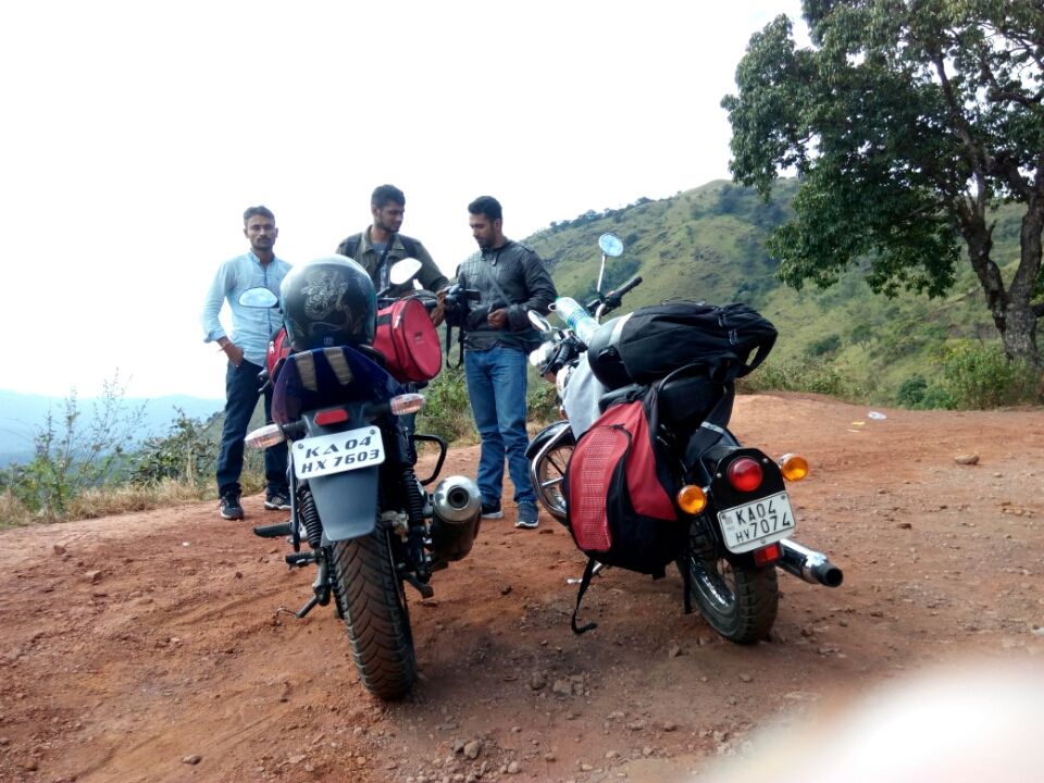 Photo of Mullayanagiri Peak, Mullayanagiri Peak, Pandaravalli, Karnataka 577130 by Bhargav Mg