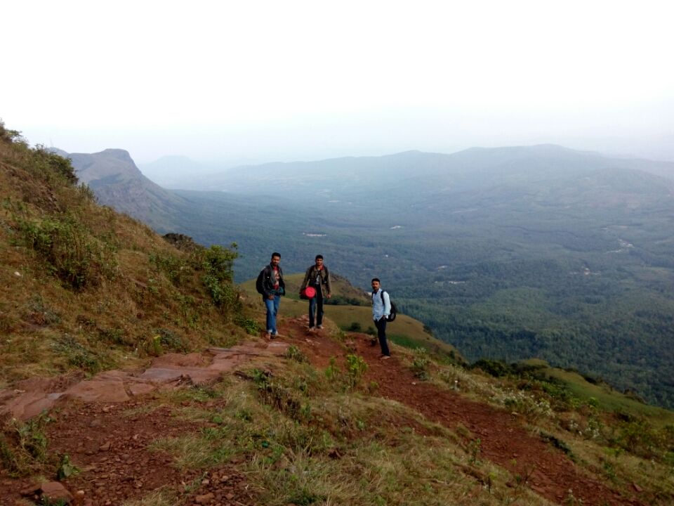 Photo of Mullayanagiri Peak, Mullayanagiri Peak, Pandaravalli, Karnataka 577130 by Bhargav Mg