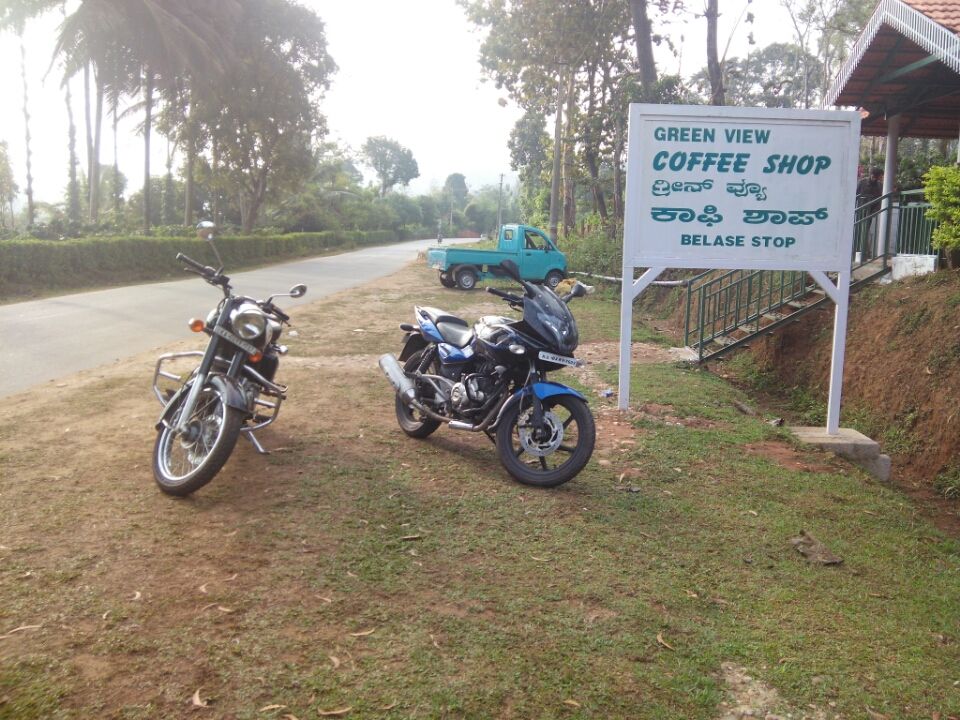 Photo of A must visit place for every biker - Mullayanagiri ( part two) by Bhargav Mg