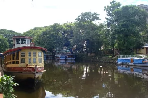 Photo of Alleppey, Kerala, India by Madhura