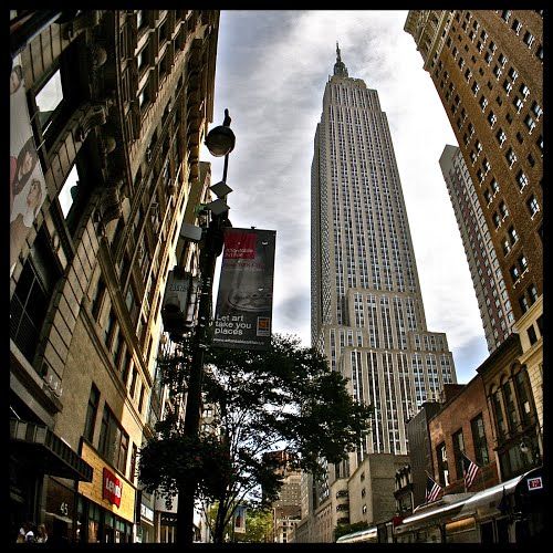 Photo of Empire State Building, 5th Avenue, New York, NY, United States by Lisa D'Cruz
