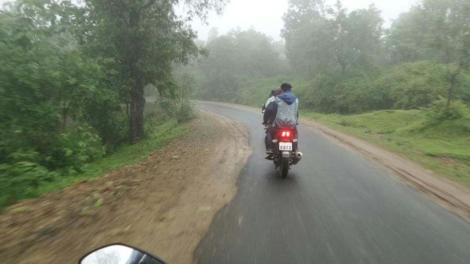 Photo of A Ride + Trekking in the Fog (Nagpur - Patalkot - Nagpur) by Mohan Bangde