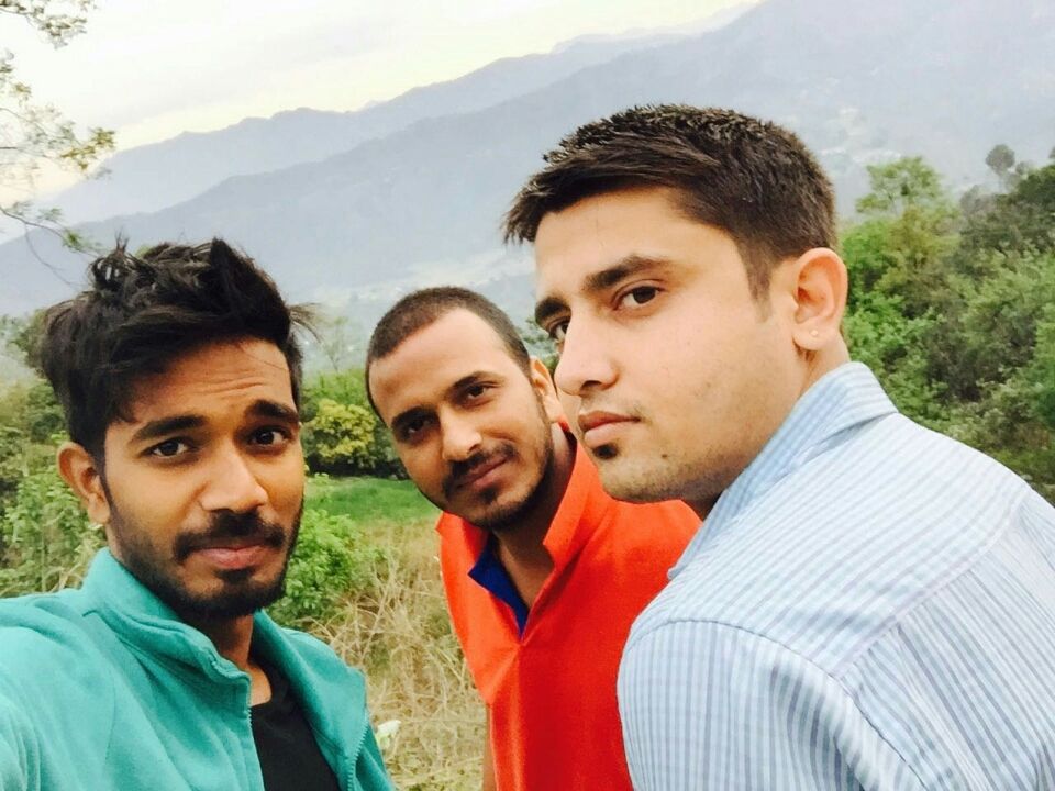 Photo of Himachal:- Friends, valley and trippy... by Debesh Jha