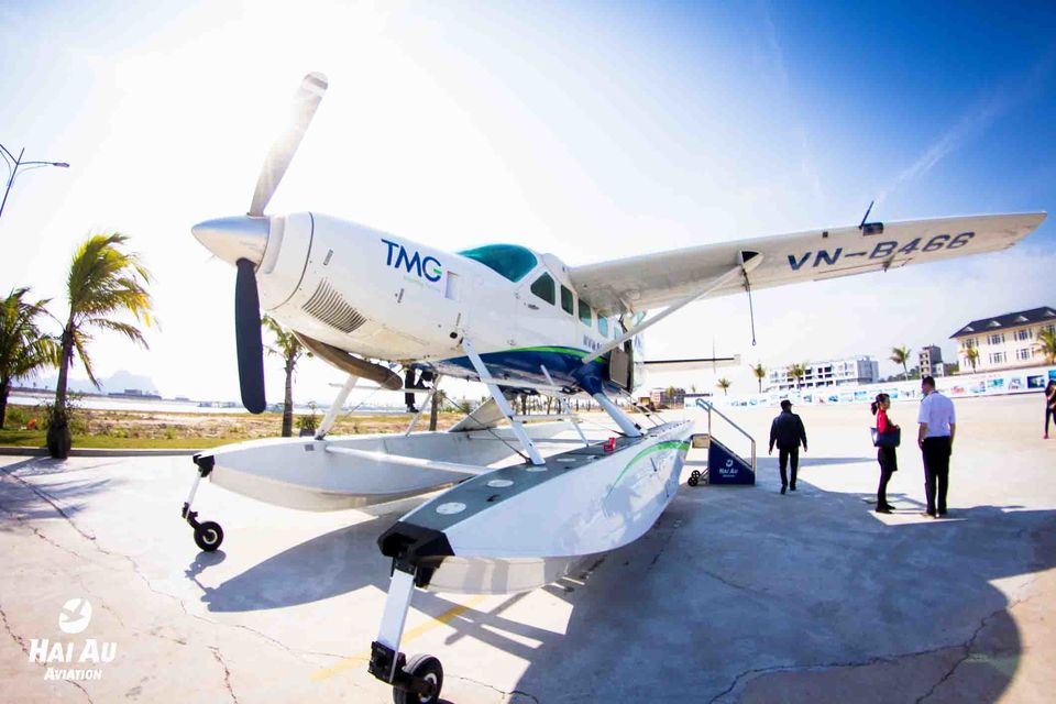 Photo of Cannot resist the temptations to get on a Halong Bay seaplane 1/4 by vietnamtourpedia