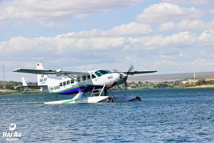 Photo of Cannot resist the temptations to get on a Halong Bay seaplane 2/4 by vietnamtourpedia
