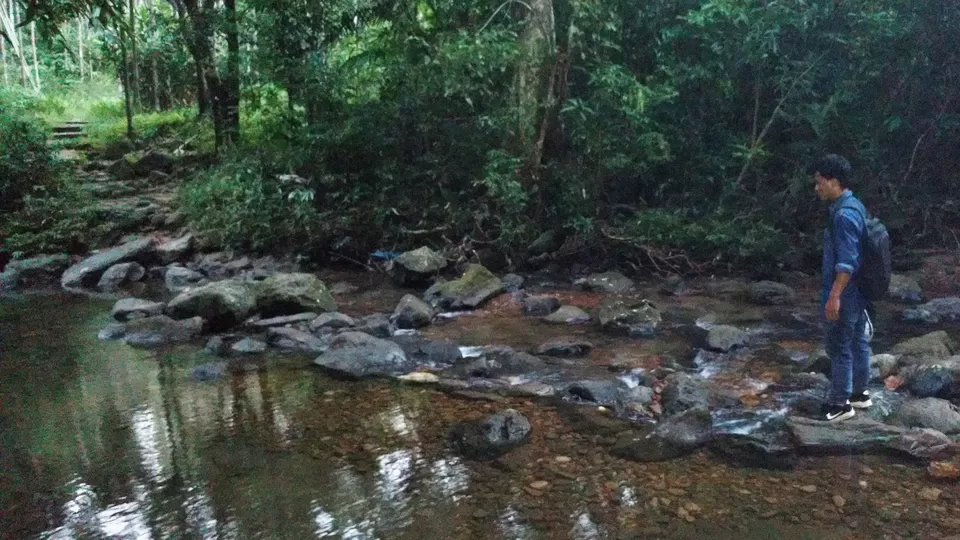 Photo of Byrdaw Falls, Pomshutia, Lapalang, Meghalaya, India by trinabh dowerah