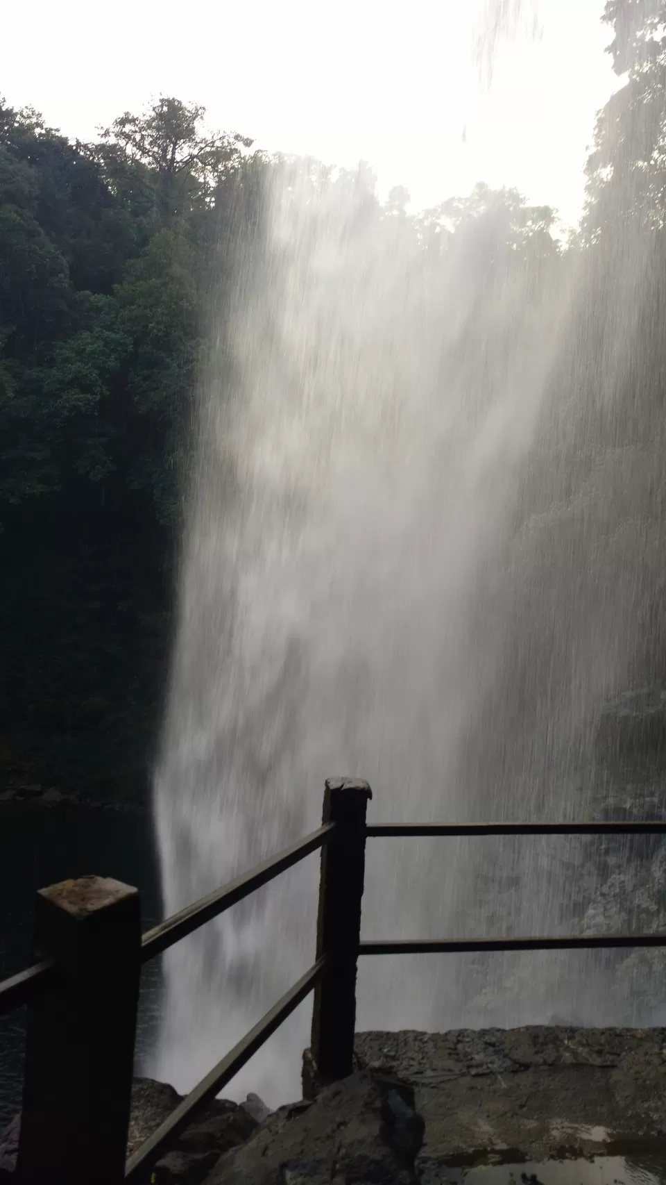 Photo of Byrdaw Falls, Pomshutia, Lapalang, Meghalaya, India by trinabh dowerah