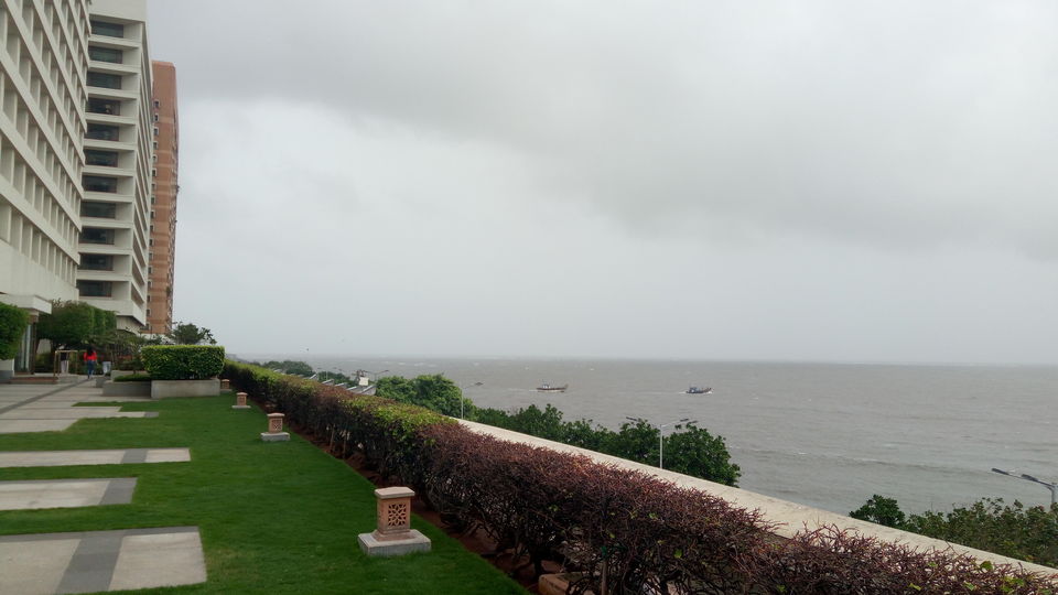 Photo of Trident Hotel, Nariman Point, Mumbai, Maharashtra, India by Snehal