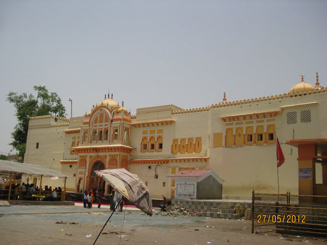 Photo of Explore Orchha : Evidence of Glorious India 2/18 by Snehal