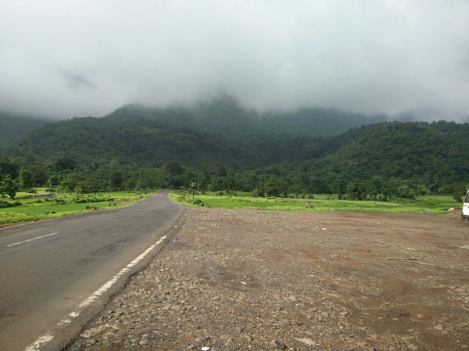 Photo of Malshej Ghat, Maharashtra 421401 by Charu Srivastava