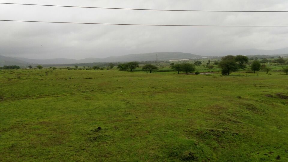 Photo of Into the cold breeze valleys of Talegaon. by Tanvi Rajadhyaksha