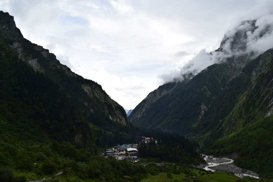 Photo of How I found myself on the other side of the Valley of Flowers in just ₹2K! #offbeatuttarakhand by Manu Mohan