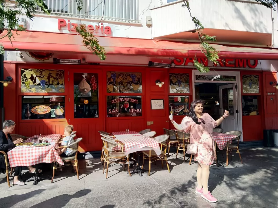 Photo of Antwerpen-Centraal, Koningin Astridplein, Antwerp, Belgium by Garima & Alok 