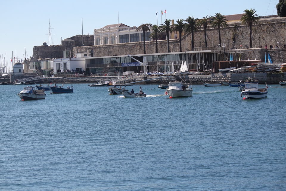 Photo of Praia da Conceição, Rua Frederico Arouca, Cascais, Portugal by Garima & Alok