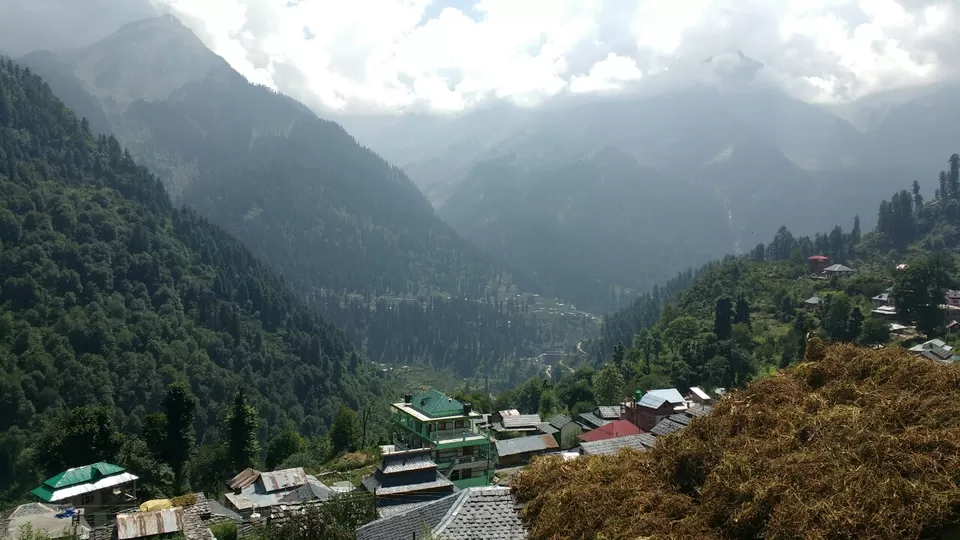 Photo of Tosh, Himachal Pradesh, India by Yuvraj Chaudhary
