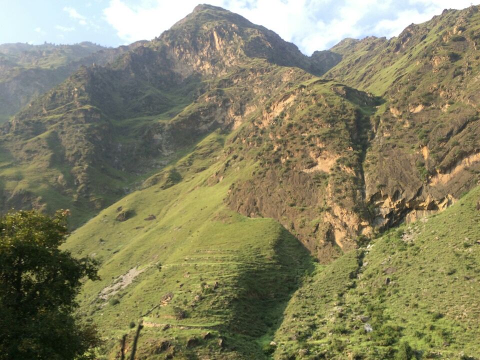 Photo of Backpacking in 'Tosh' - Himachal Pradesh by Yuvraj Chaudhary