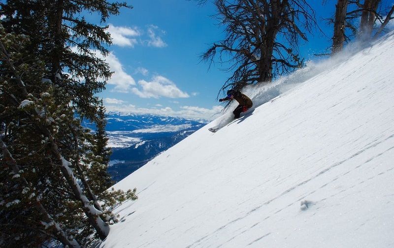 Photo of The 3 Most Popular Ski/Snowboard Resorts in Canada by Robert Walsh