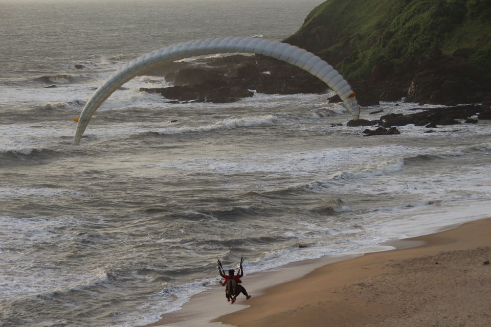 Photo of Exhilarating Paragliding Experience in GOA 6/9 by VARTIKA KHAMESHRA