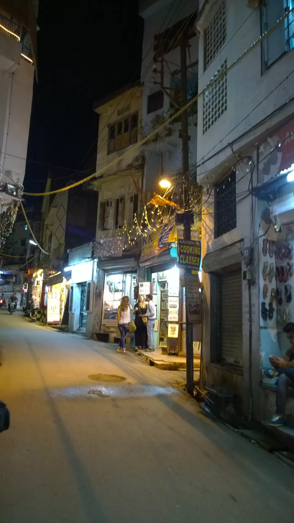 Photo of Jagdish Temple Road, Silawatwari, Udaipur, Rajasthan, India by Dipti