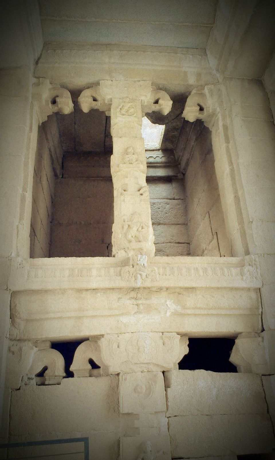 Photo of Hampi - a fascinating city of ruins. by Kshitiz Gupta