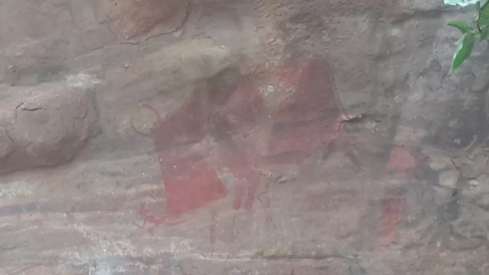 Photo of Bhimbetka rock shelters, Amchha Khurd, Madhya Pradesh, India by nidhantrika