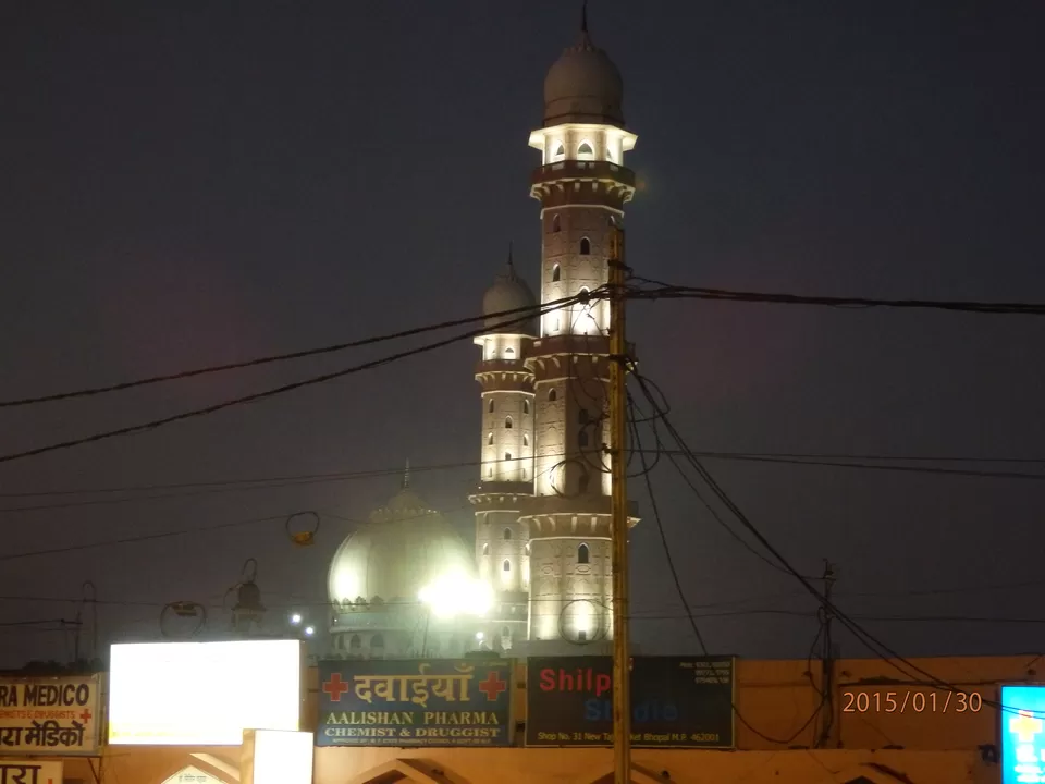 Photo of Taj-ul-Masjid Road, Kohefiza, Bhopal, Madhya Pradesh, India by nidhantrika