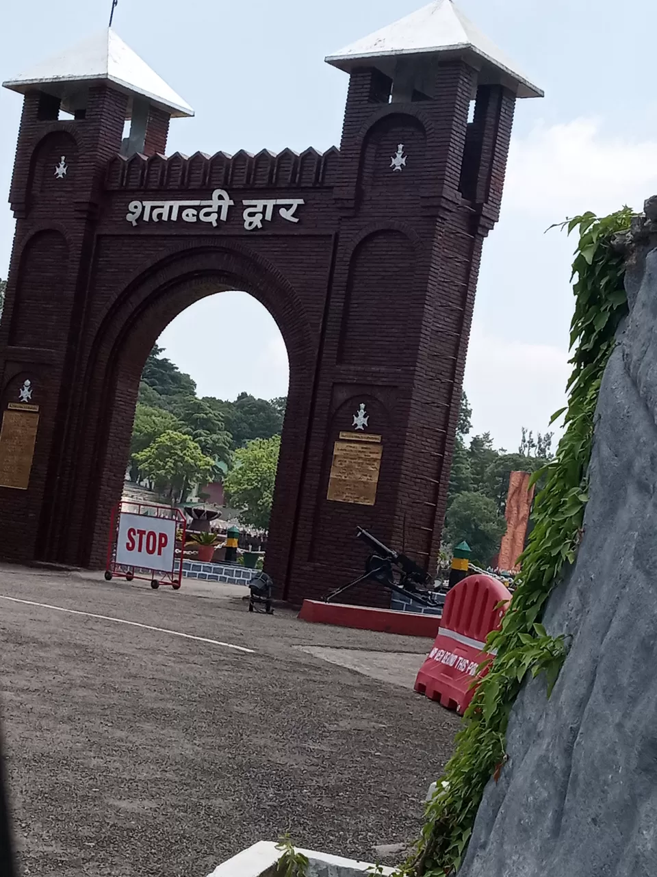 Photo of war memorial hostel, Lansdowne, Uttarakhand, India by nidhantrika