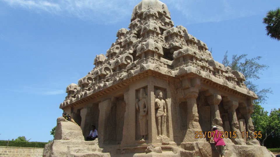 Photo of Five Rathas Cross Street, Mahabalipuram, Tamil Nadu, India by Tasmai Dave
