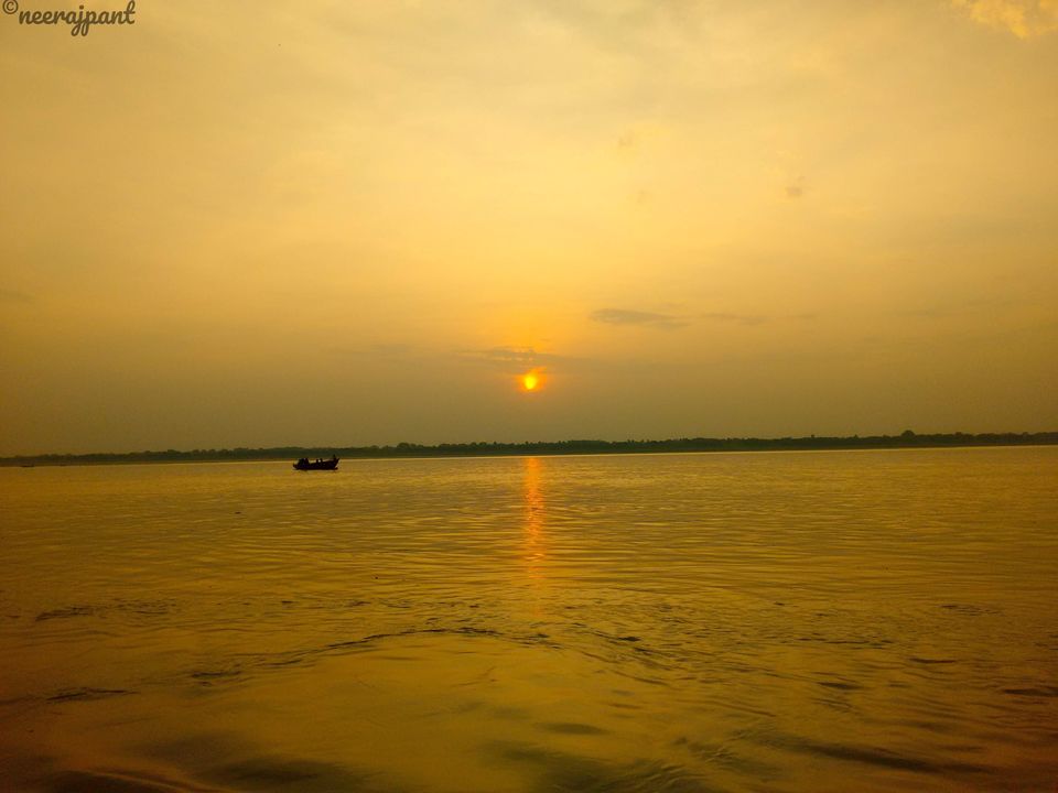 Photo of Dashashwamedh Ghat, Dashashwamedh Ghat Road, Ghats of varanasi, Godowlia, Varanasi, Uttar Pradesh, India by Talesfrommytravel - Neeraj