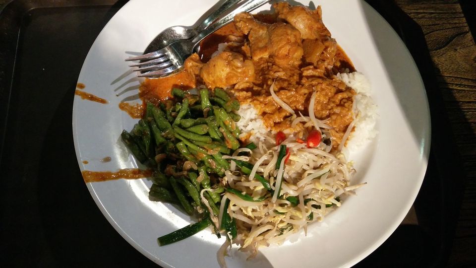 Photo of Foodie?? Famous dishes of Singapore you should try once in lifetime. 8/10 by Rutuja kulkarni