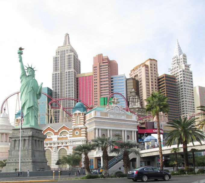 Photo of Discovering the other side of Vegas 5/12 by Candida Fernandes Dias