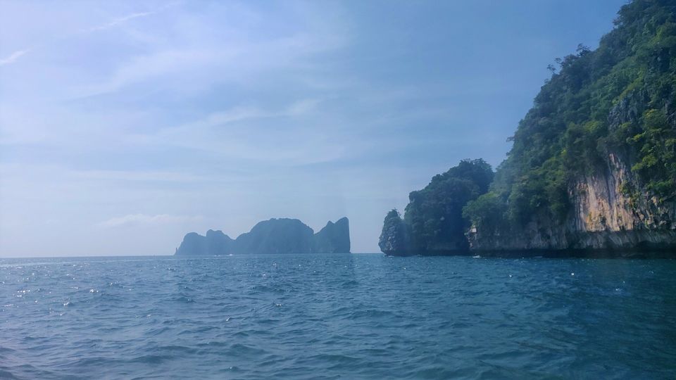 Photo of Phi Phi Islands, Krabi, Thailand by Mohita Udhayaprakash