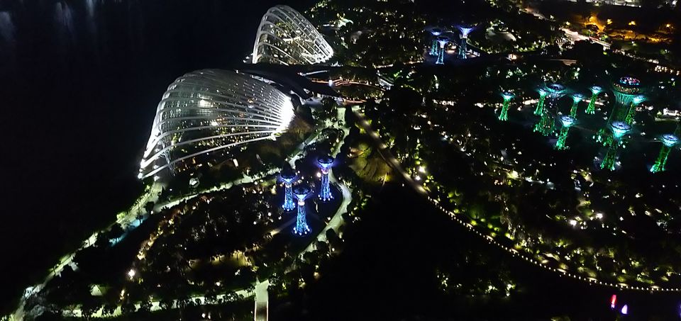 Photo of Bayfront Avenue, Marina Bay Sands, Singapore by Tanmay Mittal