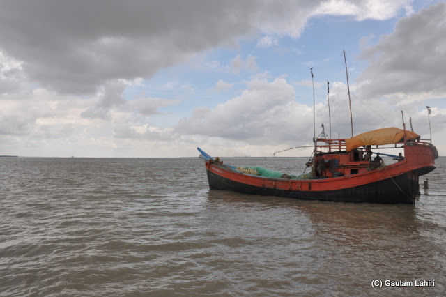 Photo of Diamond Harbor, Hooghly's last post and off to the sea by Gautam Lahiri