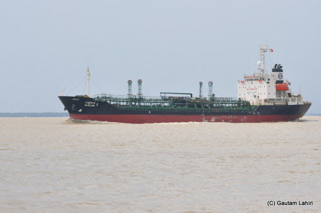 Photo of Diamond Harbor, Hooghly's last post and off to the sea by Gautam Lahiri