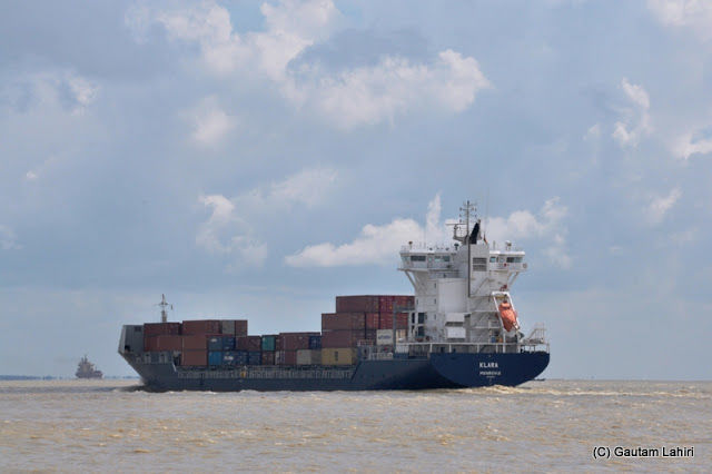 Photo of Diamond Harbor, Hooghly's last post and off to the sea by Gautam Lahiri