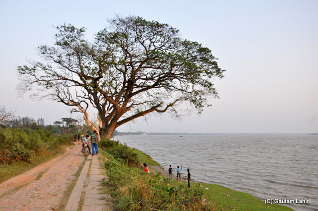 Photo of Rajbari Bawali near river Ganges, takes you back by 300 years by Gautam Lahiri
