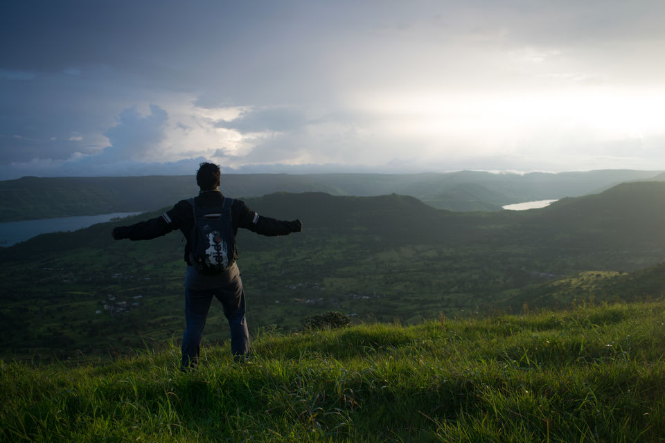 Photo of 360 KMS Ride to PUNE'S own "Valley of Flowers" KAAS PATHAR and BAMNOLI LAKE. 1/1 by Akshay Kokare