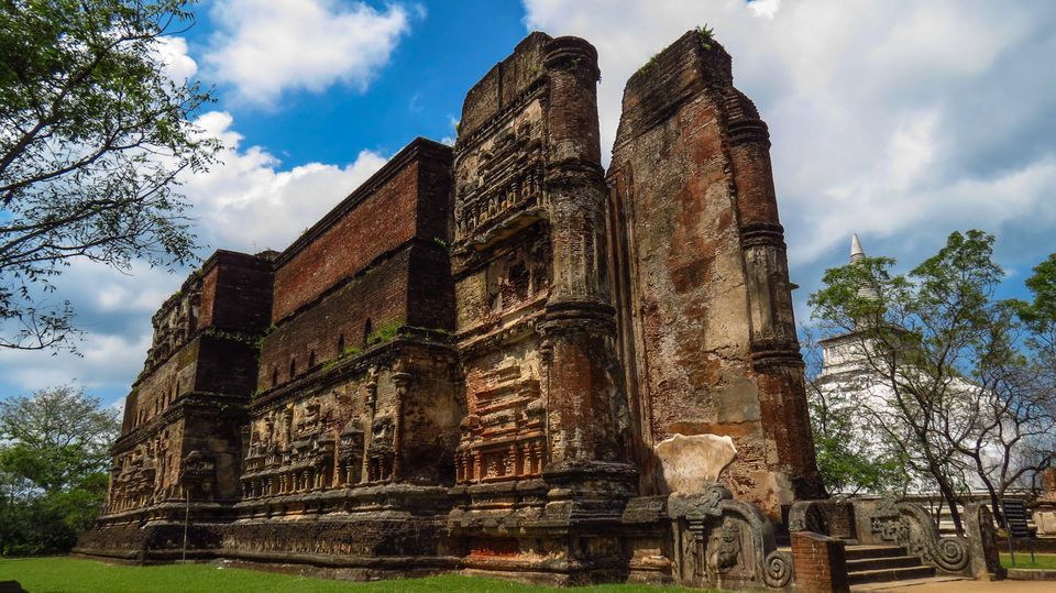 Photo of 15 Compelling Reasons For You to Choose Sri Lanka Over Any Other Location this Year! 2/16 by Tanushree Patwa