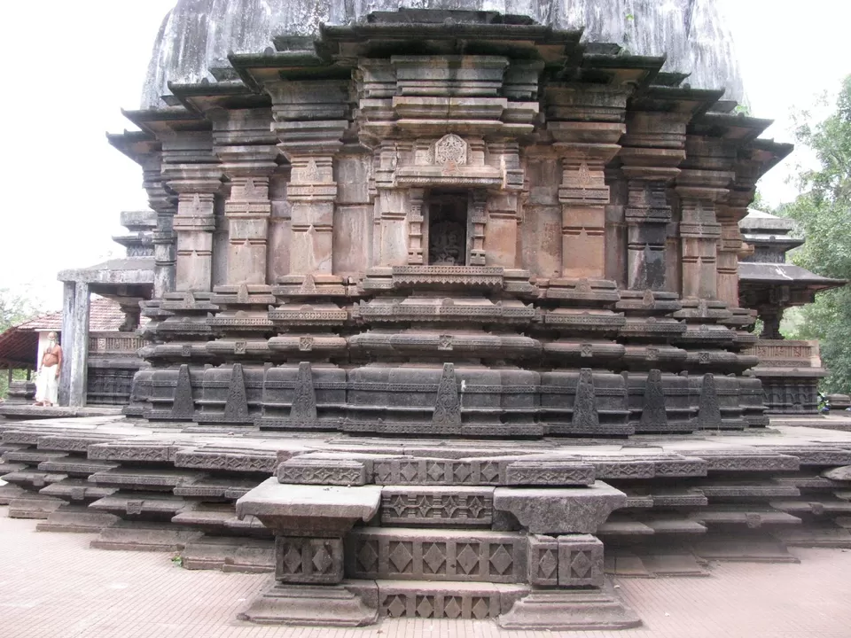 Photo of Karneshwar Temple, Sangameshwar, Maharashtra, India by sanchihumane