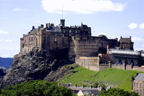 Photo of Edinburgh Castle, Castlehill, Edinburgh, United Kingdom by Arushi Dutt