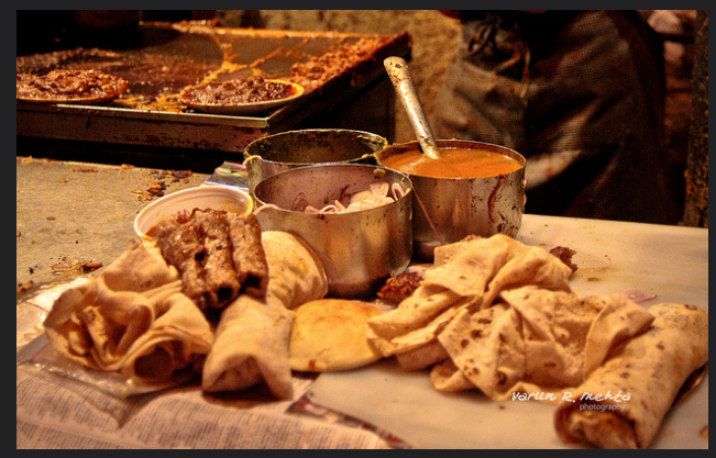 Photo of How To Indulge At Mumbai's Street Snack Corners! 5/5 by Arushi Dutt