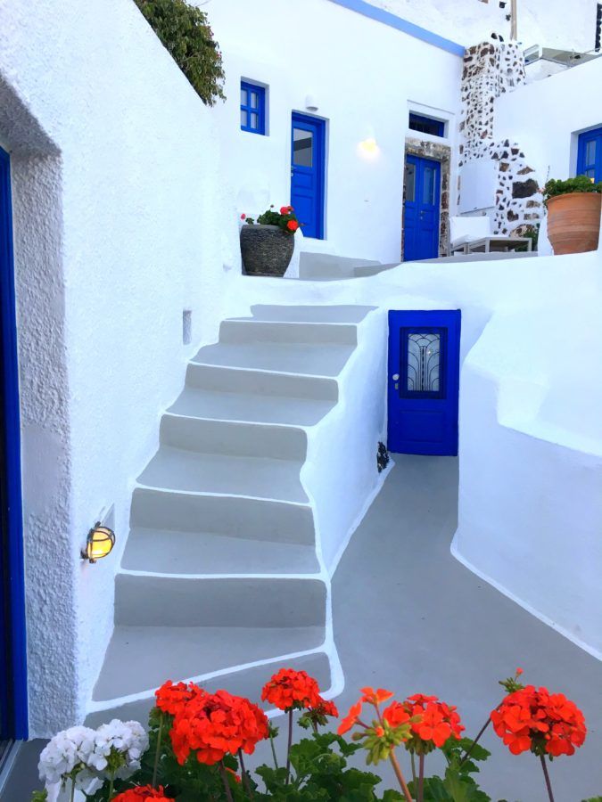 Photo of Where the doors to Heaven open: Santorini 7/12 by Chandani Agarwal