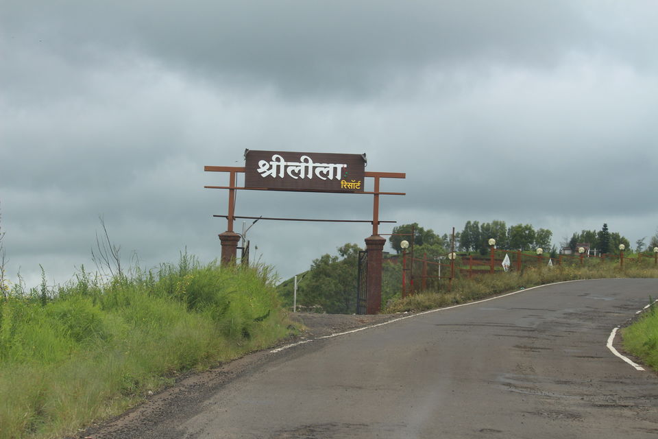 Photo of Shrileela The Garden Resorts (Pure Veg), Jambhalmure, Maharashtra, India by Vikash Nayak